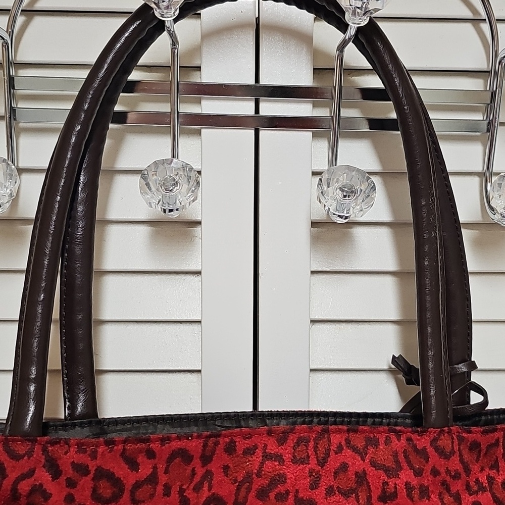 NWT Neiman Marcus Red Faux Suede Leopard Print Tote Bag Faux Leather Straps - Picture 7 of 10